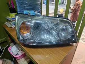 Toyota Kluger 2005 Model Headlight Xenon