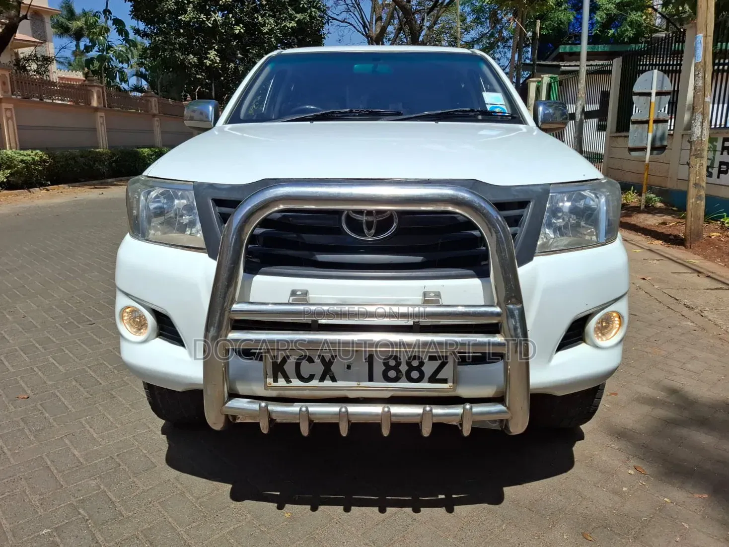 Toyota Hilux 2015 White