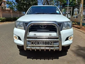 Toyota Hilux 2015 White