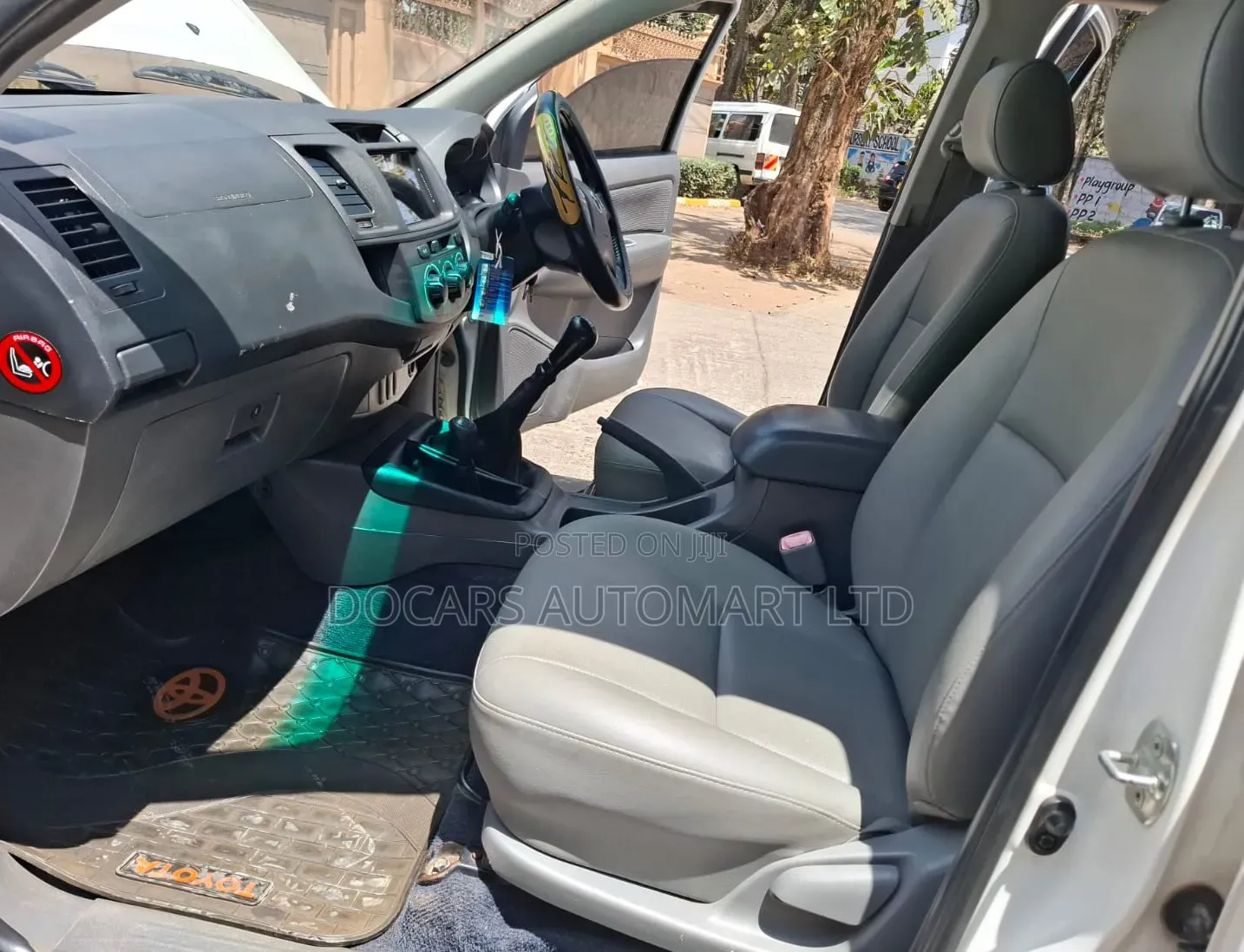 Toyota Hilux 2015 White