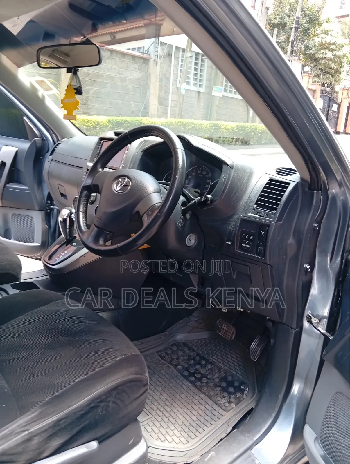 Toyota Rush 1.5 AWD 2012