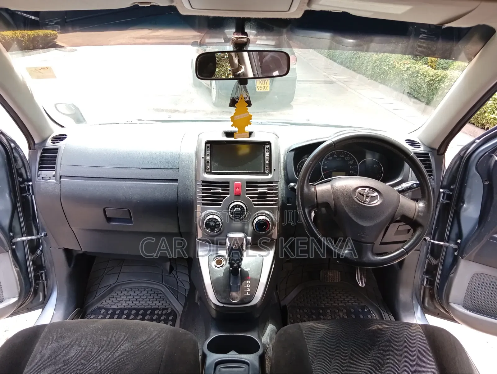 Toyota Rush 1.5 AWD 2012