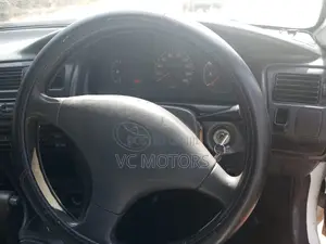 Toyota Corolla G-Touring 2000