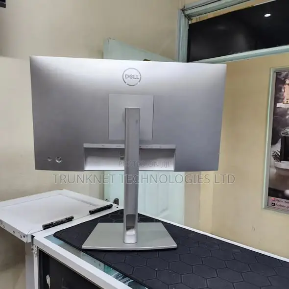 Dell U2422h Flat Panel Monitor