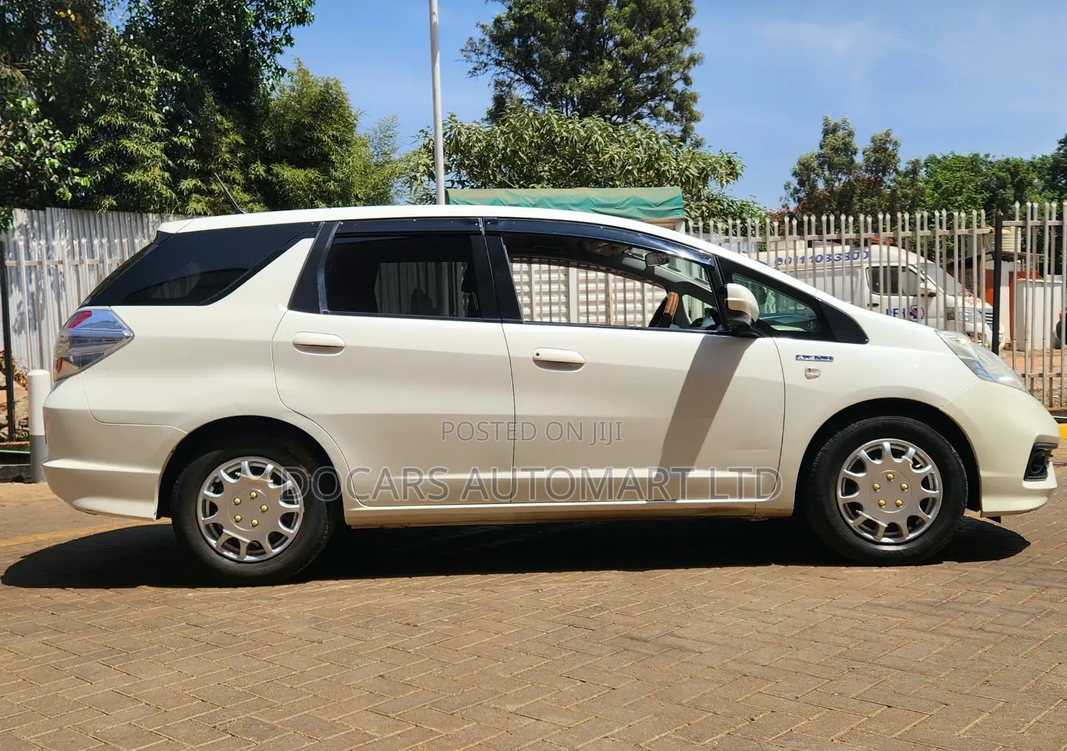 Honda Fit Shuttle 2015 Pearl