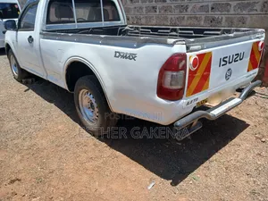 Isuzu D-MAX 2014 White