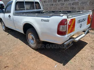 Isuzu D-MAX 2014 White