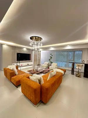 4bdrm Apartment in Valley Arcade for sale