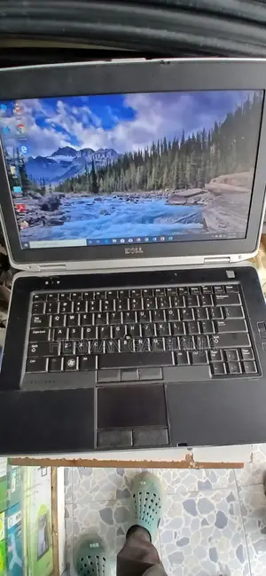Laptop Dell Latitude 7400 8GB Intel Core i7 HDD 256GB