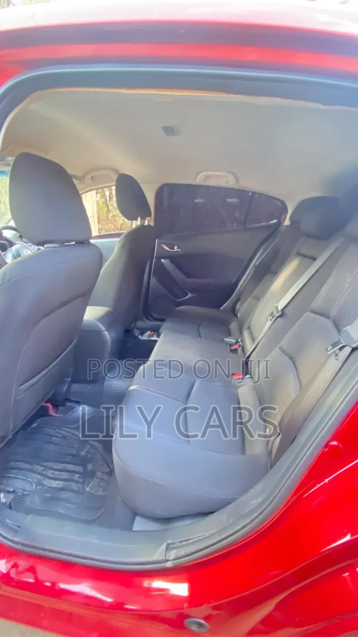 Mazda Axela 2018 Maroon
