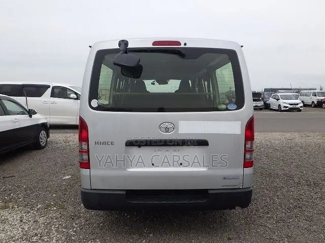 Toyota HiAce 2019 Silver