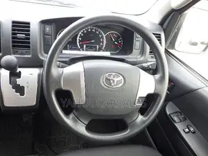 Toyota HiAce 2019 Silver