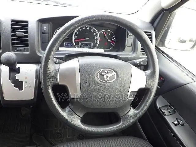 Toyota HiAce 2019 Silver