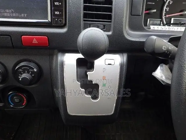 Toyota HiAce 2019 Silver