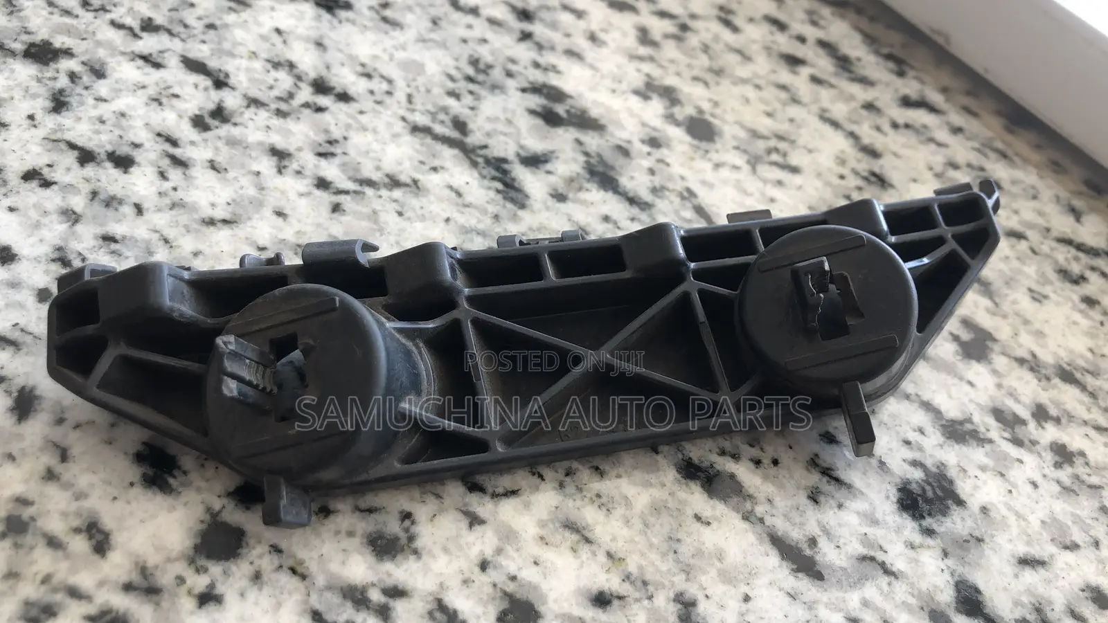 Front Bumper Slide Nissan Note E12 (Right)