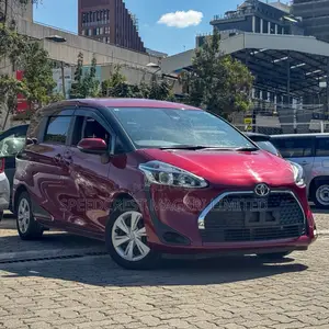 Toyota Sienta 2019 Red