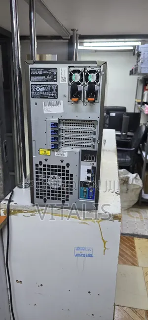 Server Dell 16GB Intel Xeon HDD 4T