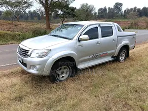 Toyota Hilux 2014 Silver