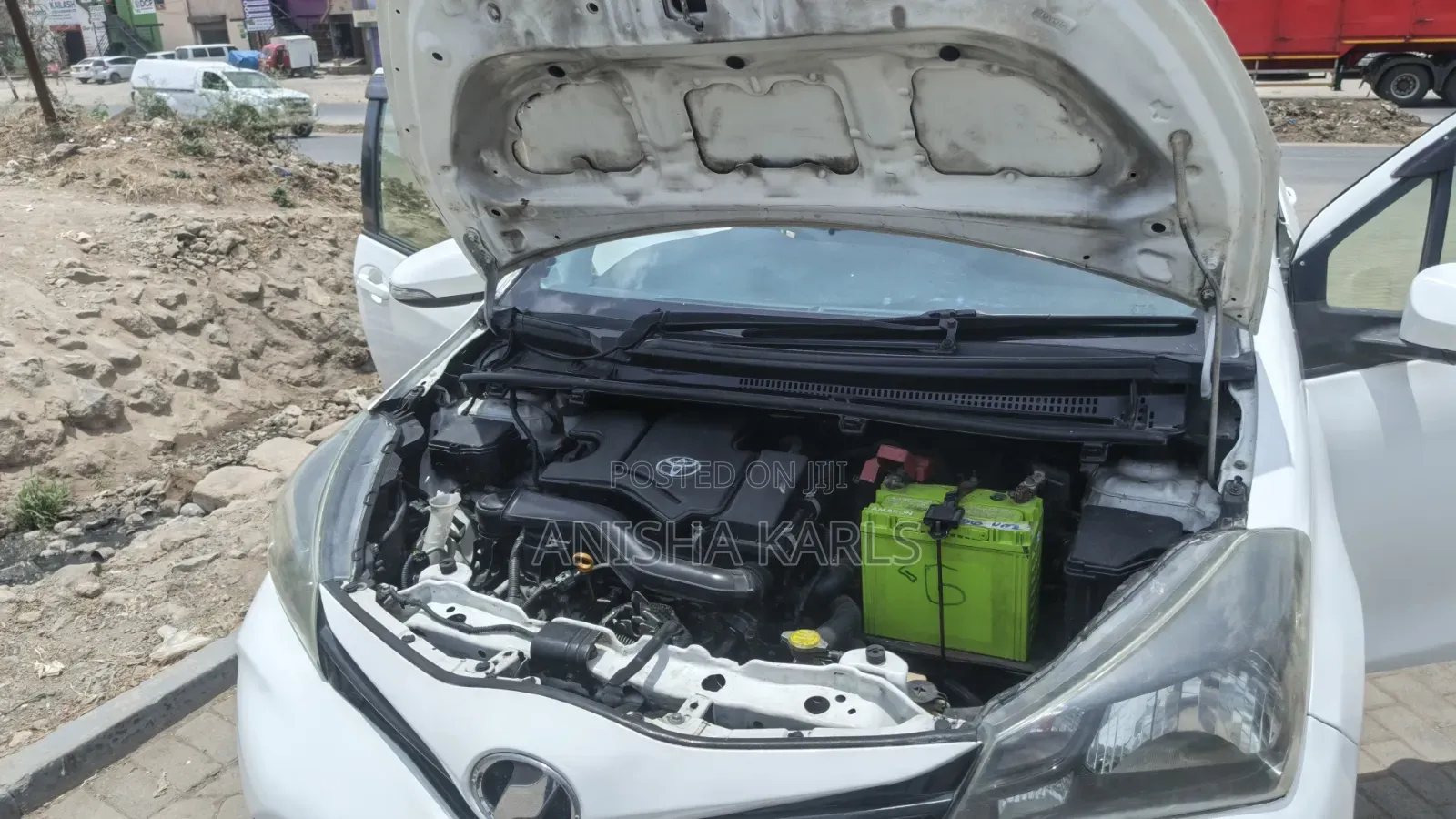 Toyota Vitz 2015 Silver