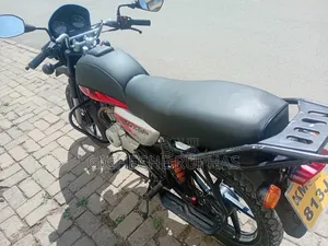 Bajaj Boxer 125 2025 Red