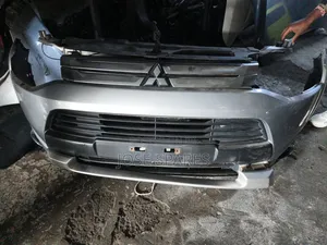 Mitsubishi Outlader 2014nosecut