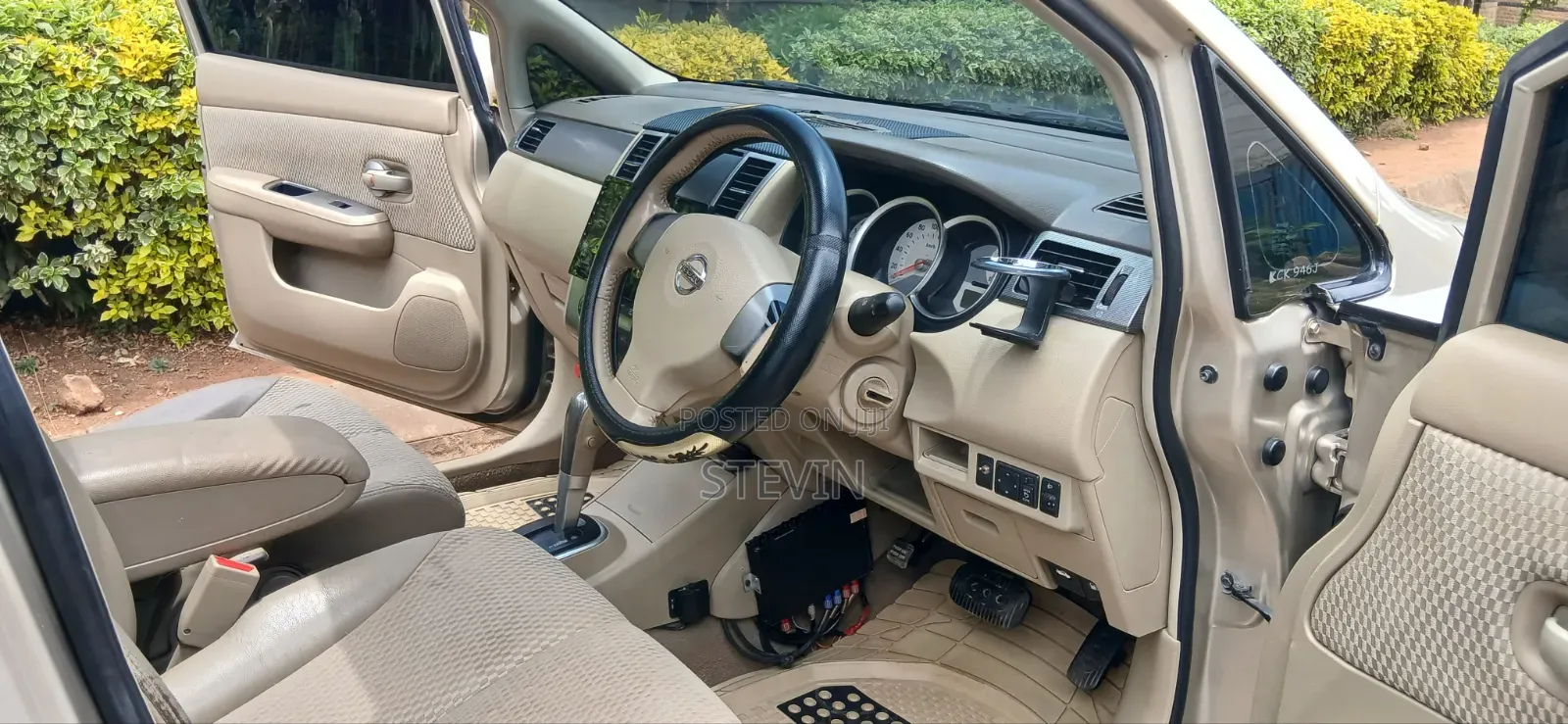 Nissan Tiida 2009 Beige