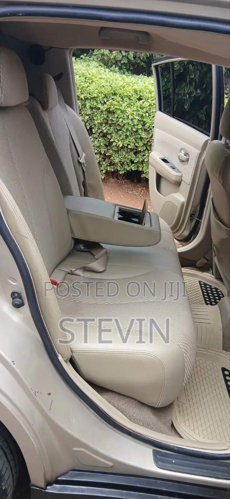 Nissan Tiida 2009 Beige