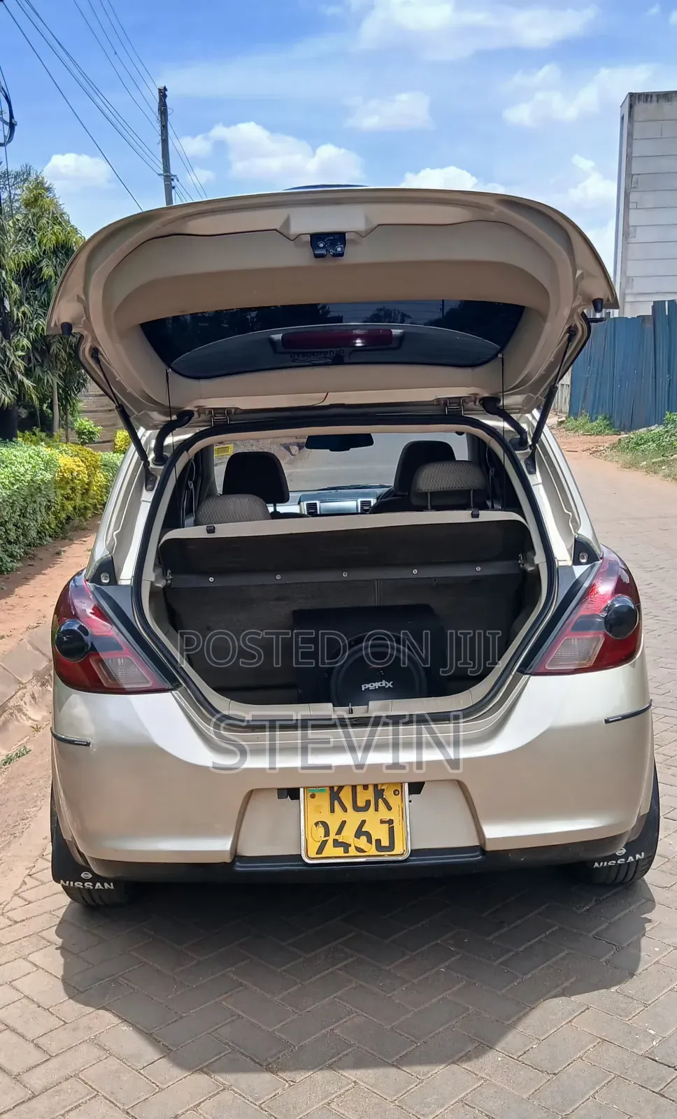 Nissan Tiida 2009 Beige