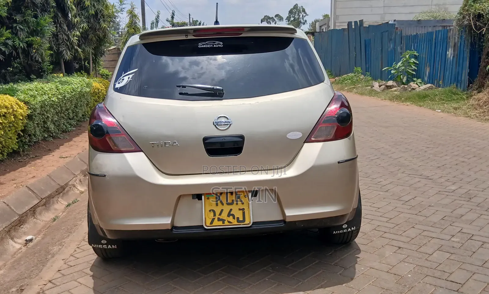 Nissan Tiida 2009 Beige