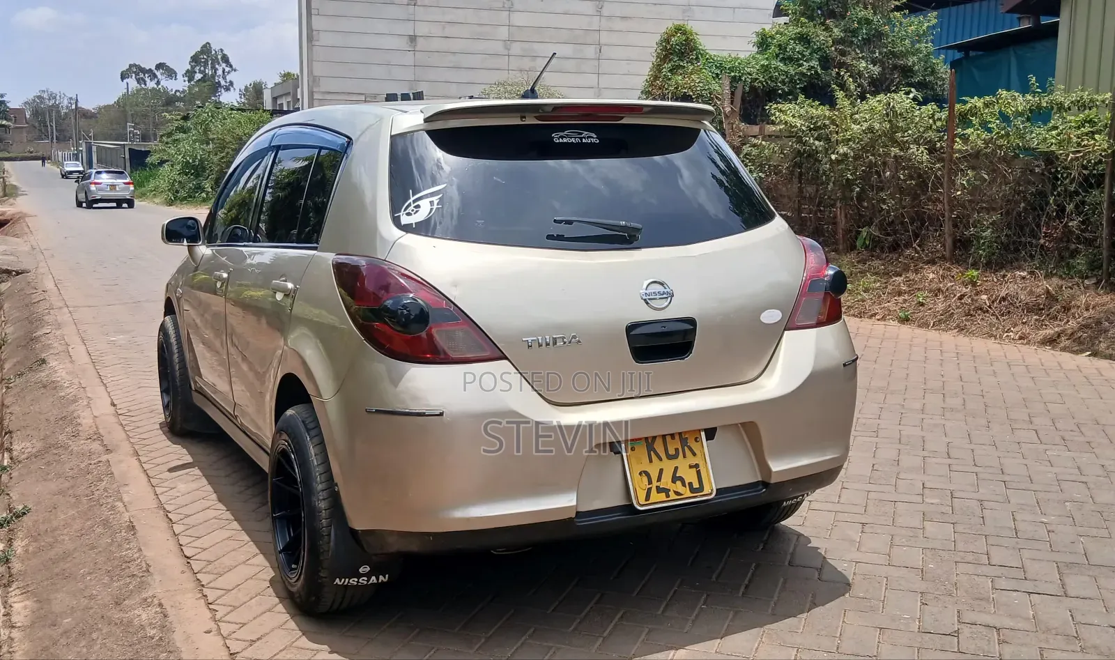 Nissan Tiida 2009 Beige