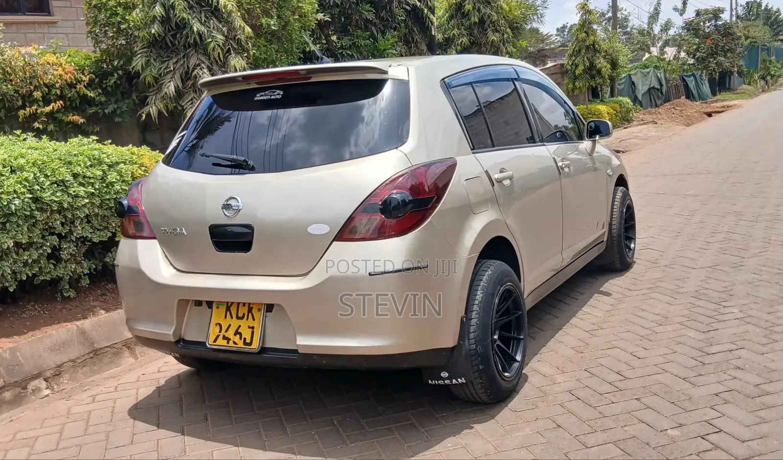 Nissan Tiida 2009 Beige