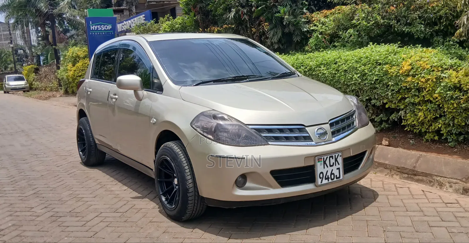 Nissan Tiida 2009 Beige