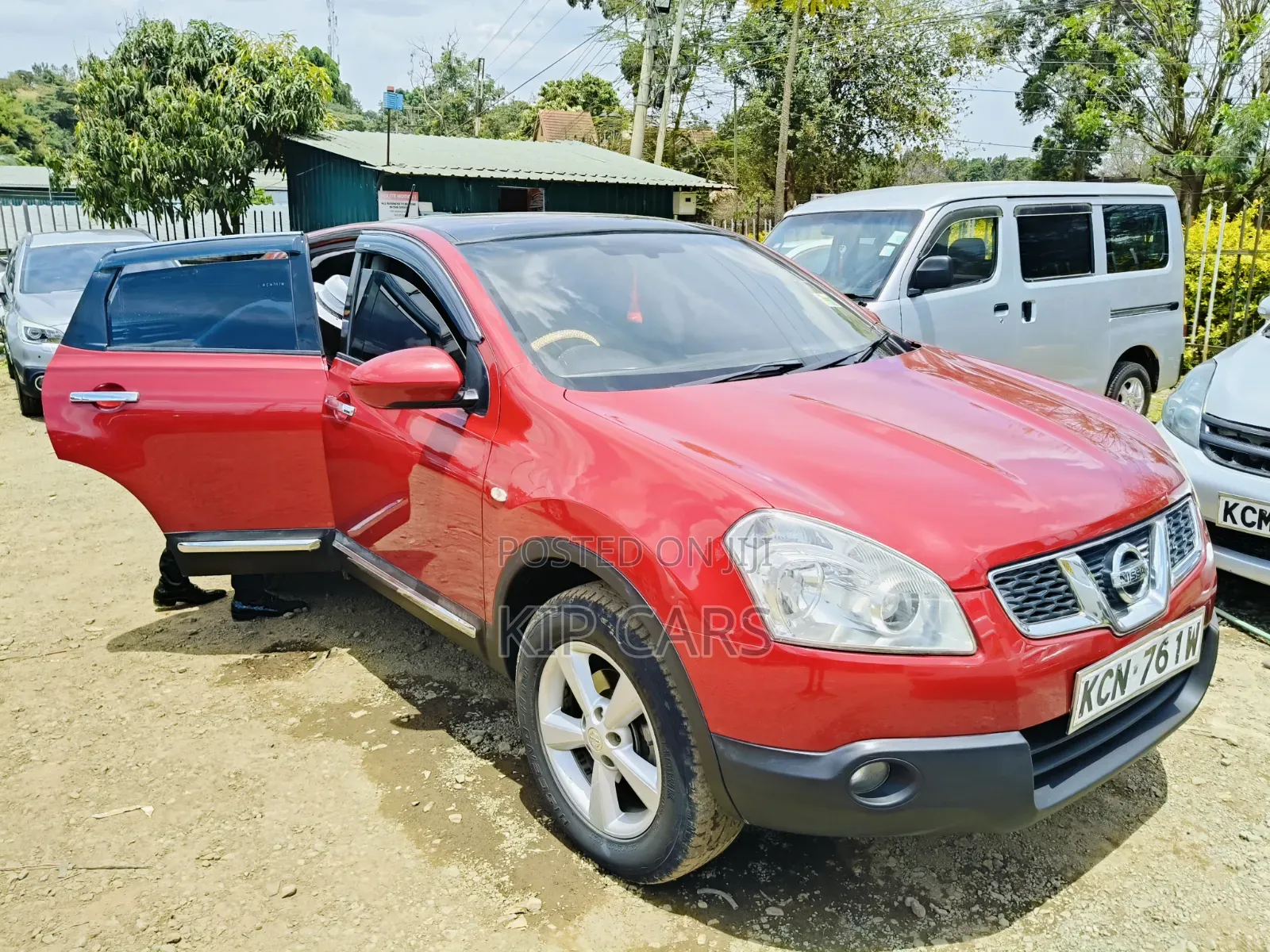 Nissan Dualis 2010 Red