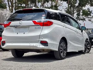 Honda Fit Shuttle 2019 Pearl