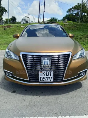 Toyota Crown 2018 White