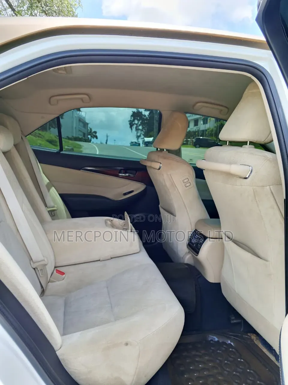 Toyota Crown 2018 White