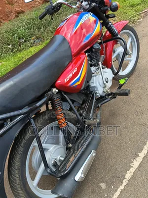 Bajaj Boxer 125 2025 Red