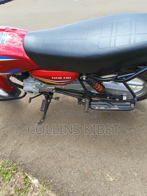 Bajaj Boxer 125 2025 Red