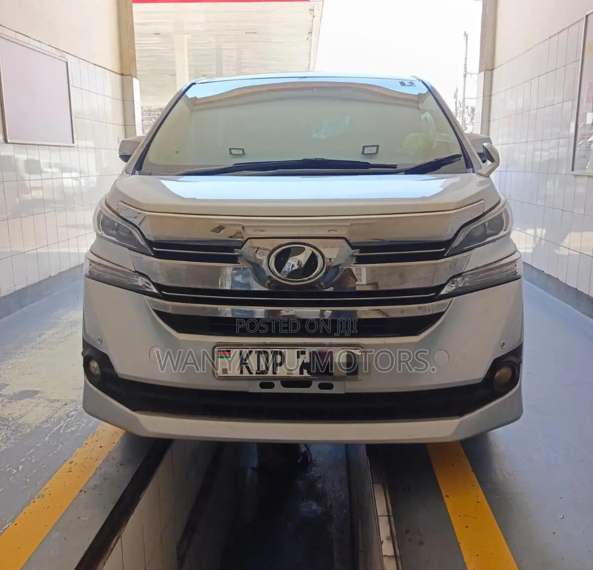 Toyota Vellfire 2016 Silver