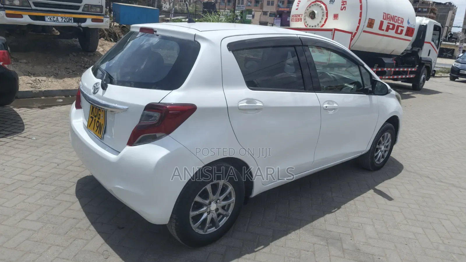 Toyota Vitz 2015 White