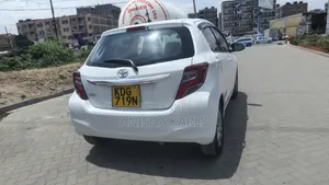 Toyota Vitz 2015 White