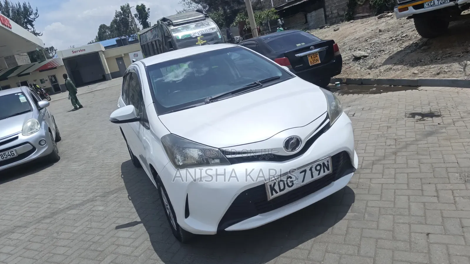 Toyota Vitz 2015 White
