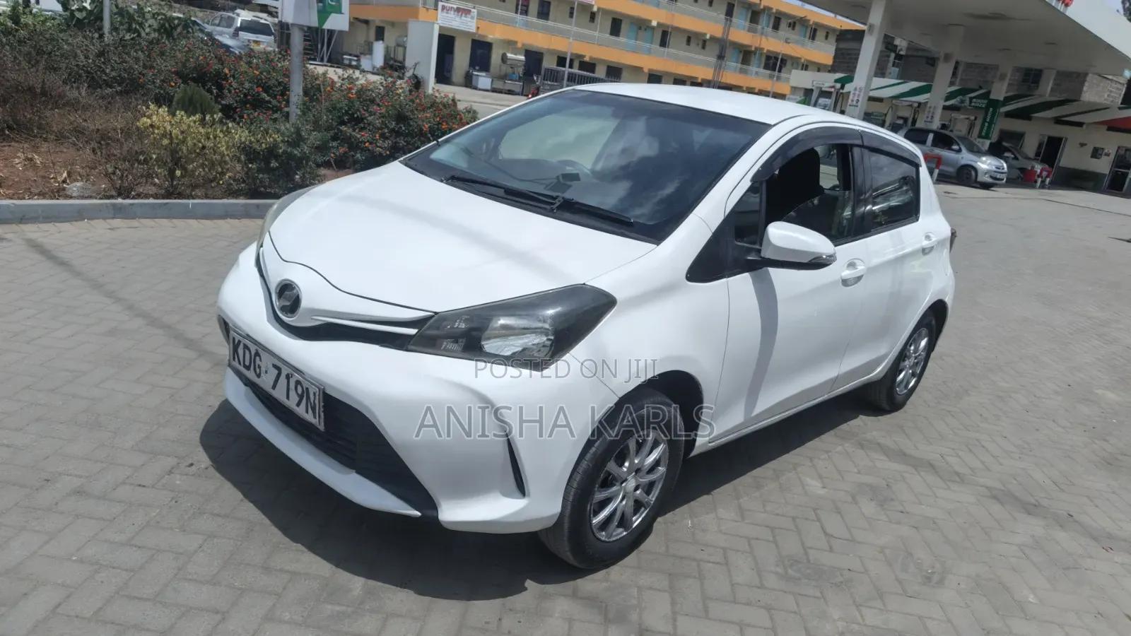 Toyota Vitz 2015 White