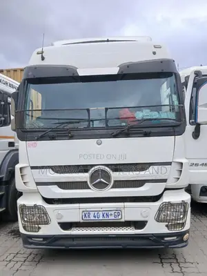 Semi-Trailer for Hauling Services