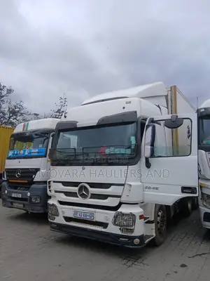 Semi-Trailer for Hauling Services