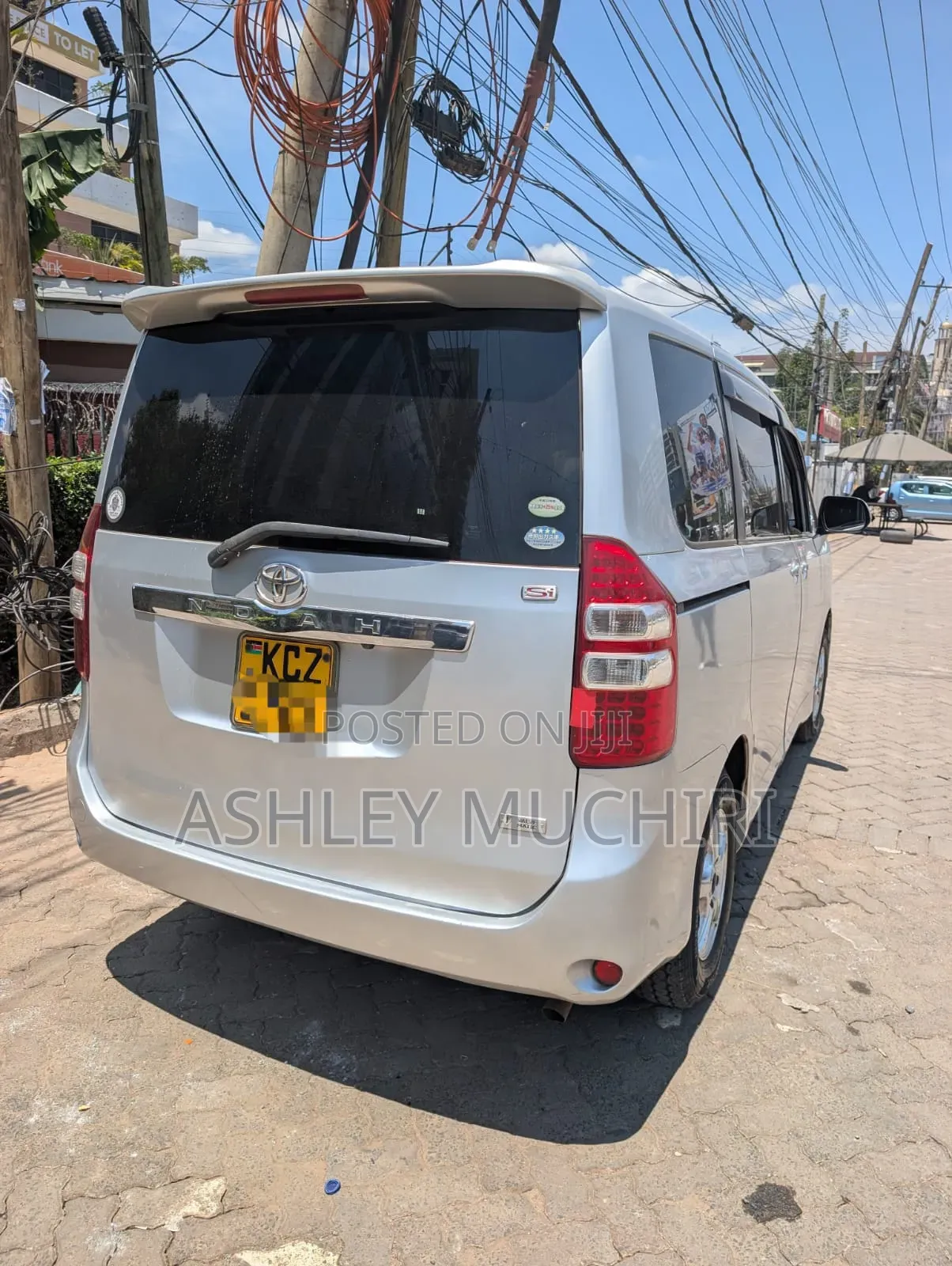 Toyota Noah 2013 Silver