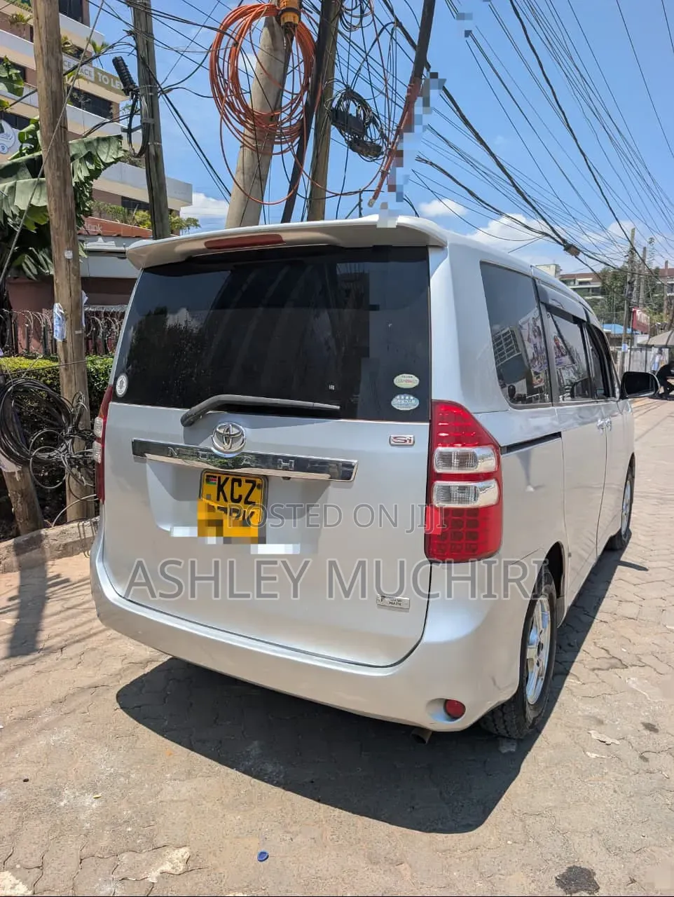 Toyota Noah 2013 Silver