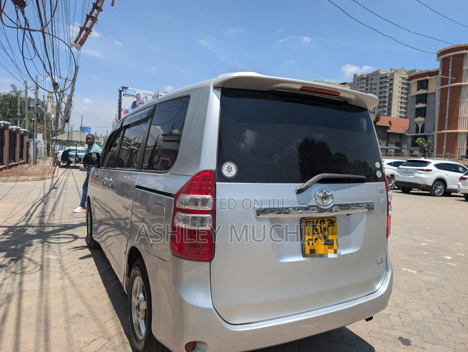 Toyota Noah 2013 Silver