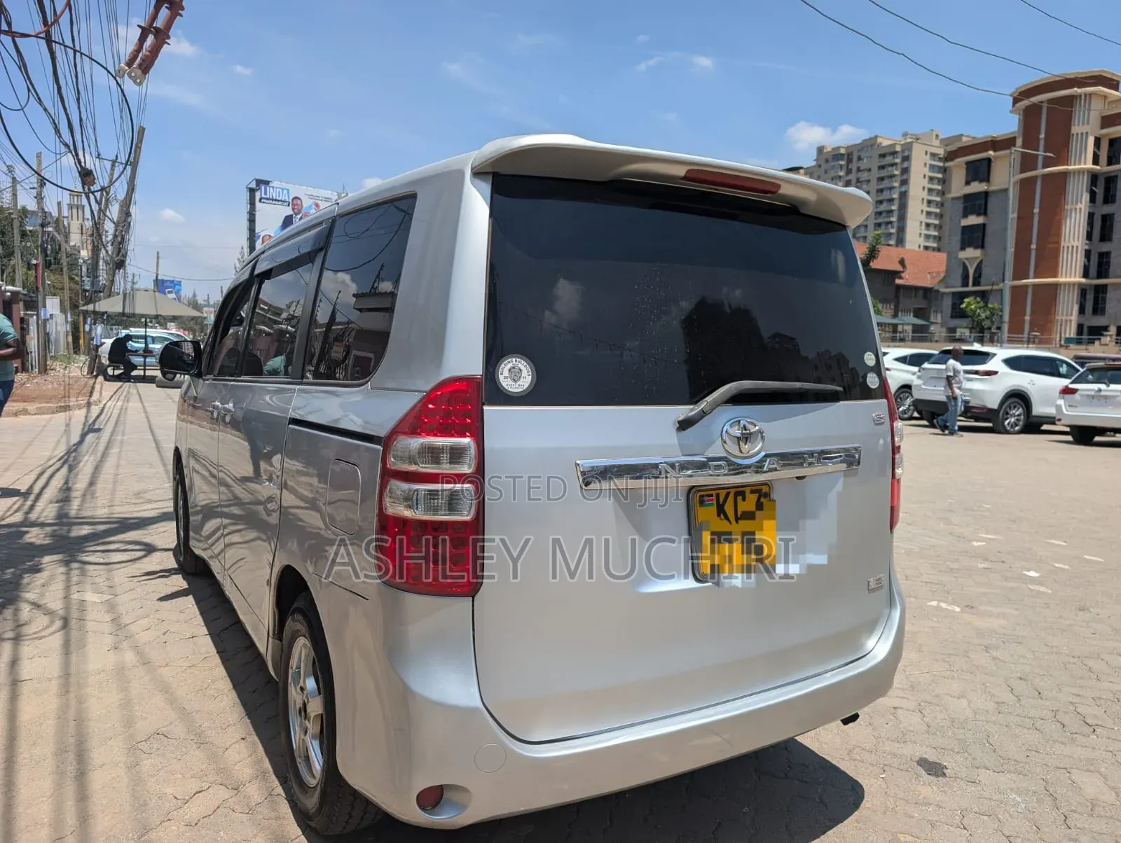 Toyota Noah 2013 Silver