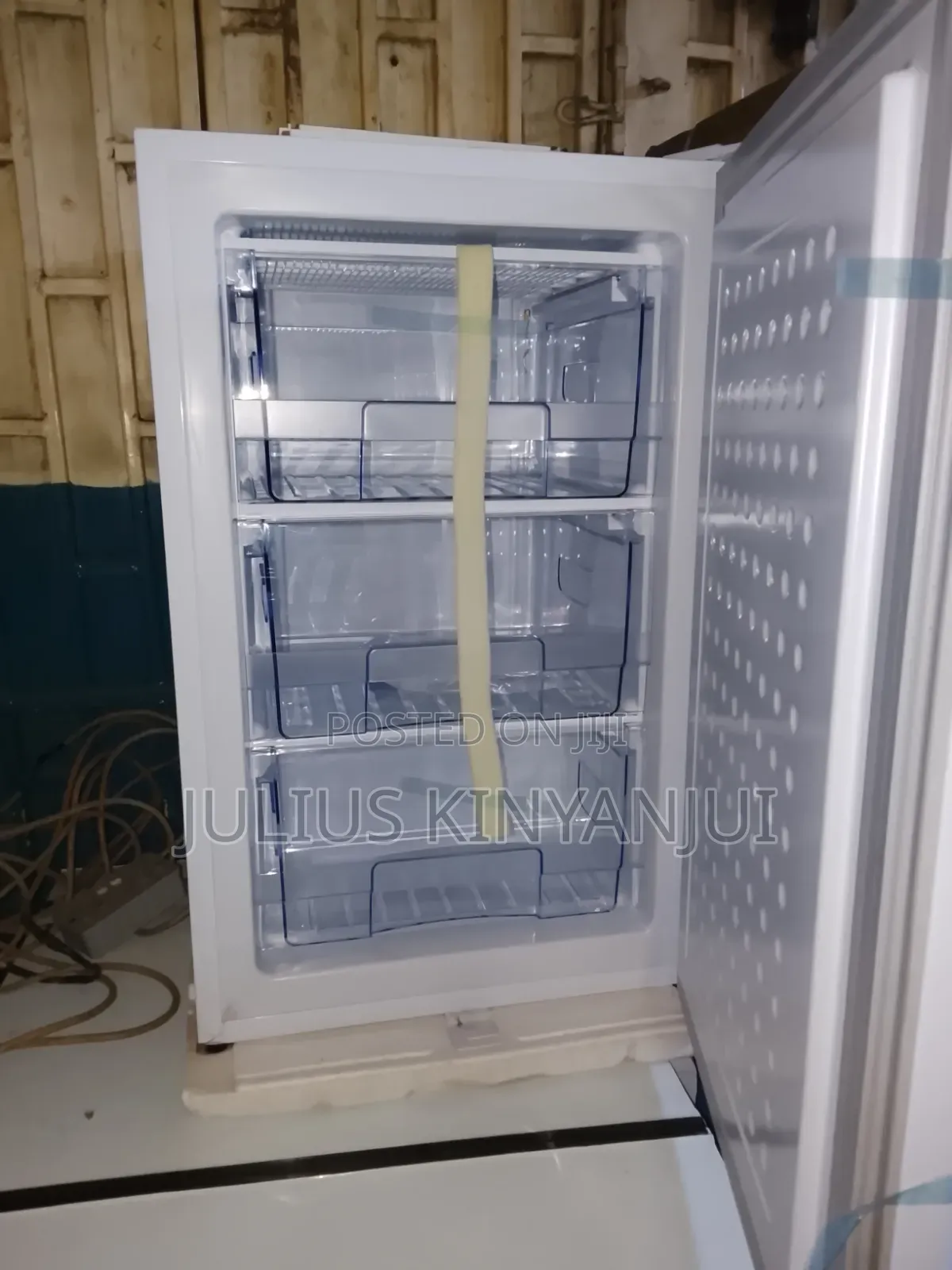 Upright Freezer/100litrs